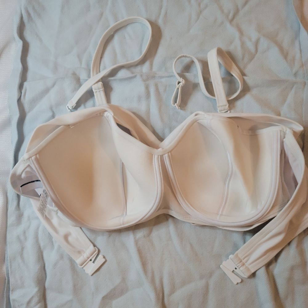 NWOT Figleaves Convertible Bikini Top; 38D - Picture 3 of 7